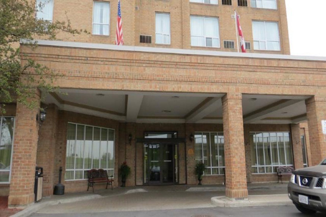 Four Points Sheraton Toronto Airport East Hotel 